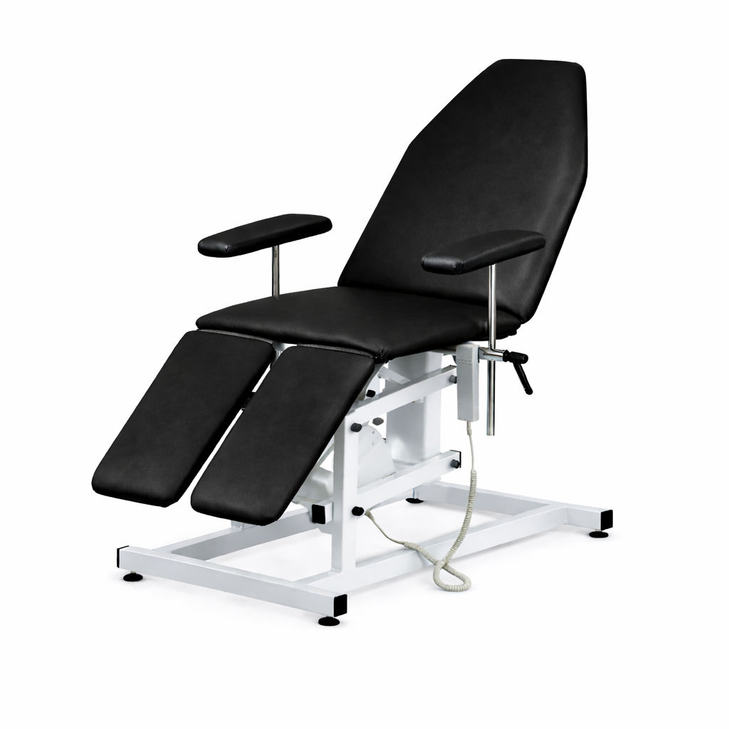 Sillón eléctrico de cuatro secciones, regulable en altura eléctricamente, con mando manual